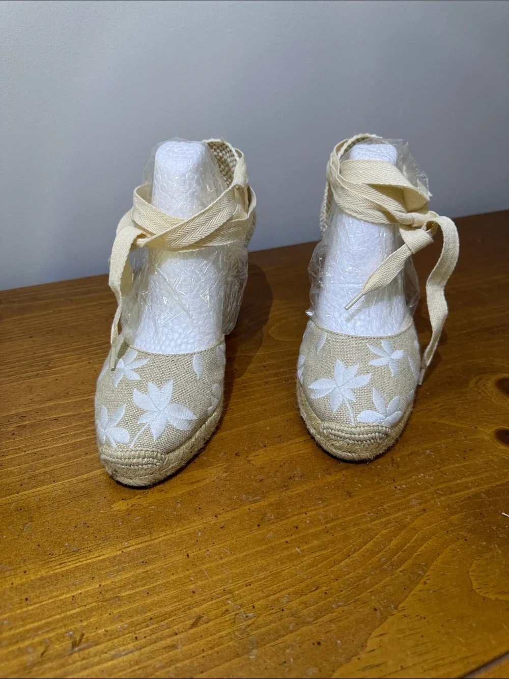 Soludos Cream Floral Espadrille Wedges with Ankle Wrap